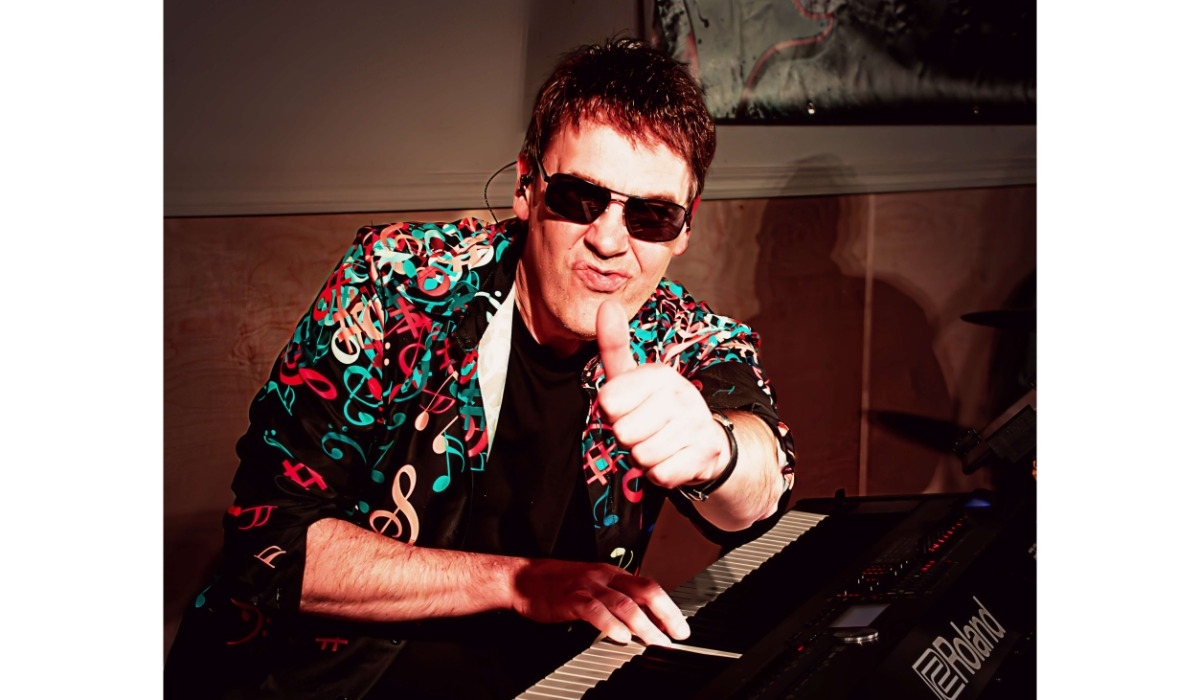 Its always "OK" with Pete on keys